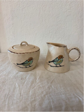 In Homestylez 2018 Bird Creamer & Sugar Bowl with Lid Set of 2
